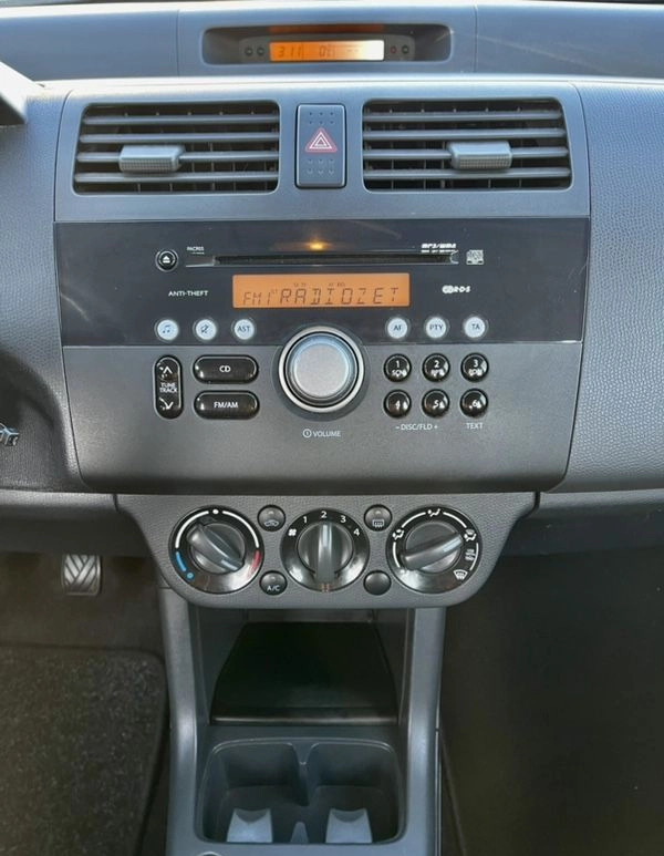 Suzuki Swift cena 12900 przebieg: 199000, rok produkcji 2007 z Szczecin małe 529